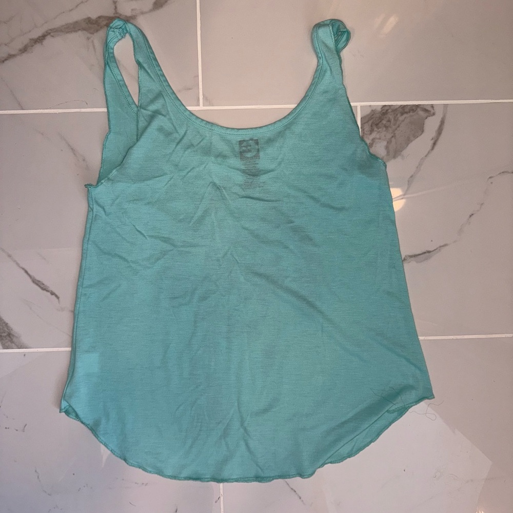 Billabong Tank - Picture 2 of 3